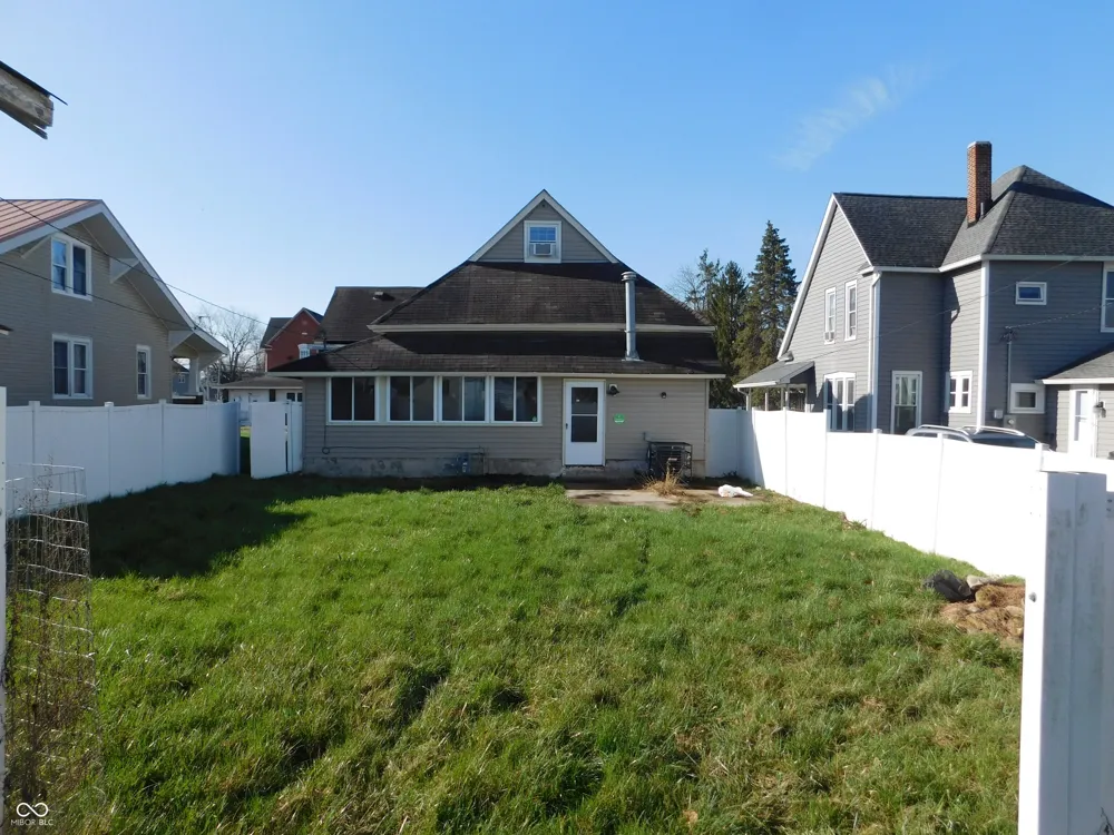 928 S A STREET Elwood, IN 46036
