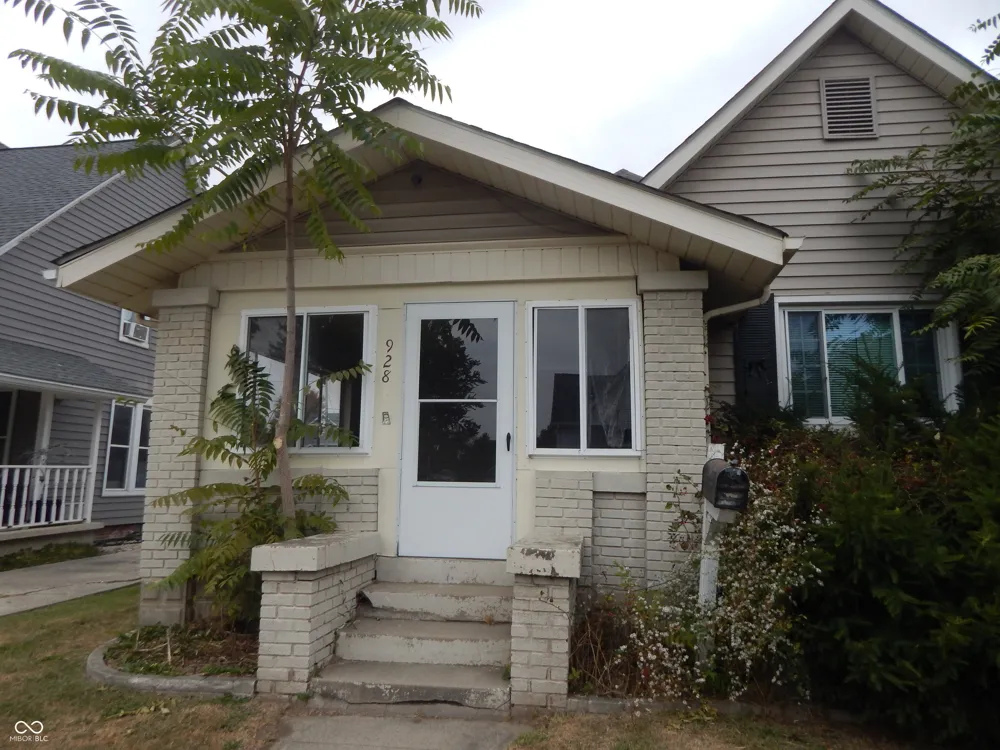 928 S A STREET Elwood, IN 46036