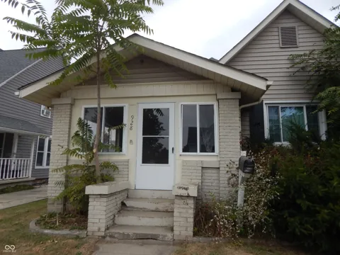 928 S A STREET