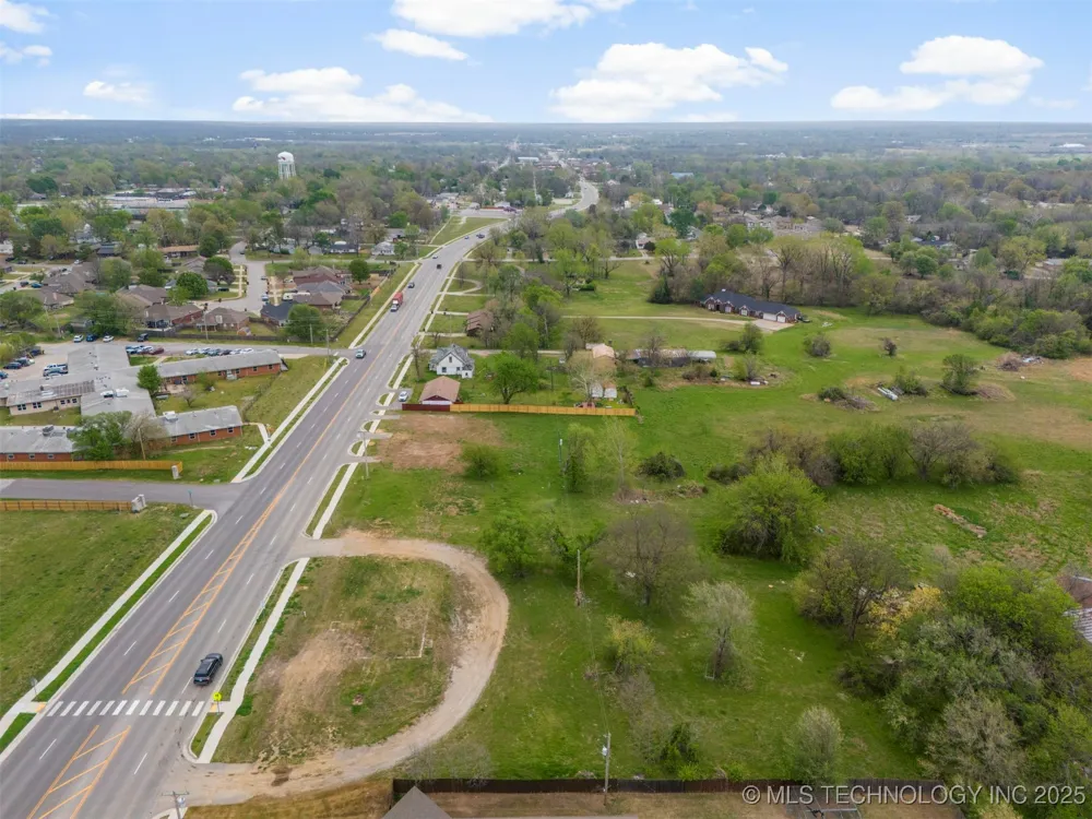 2301 W Broadway Street Collinsville, OK 74021