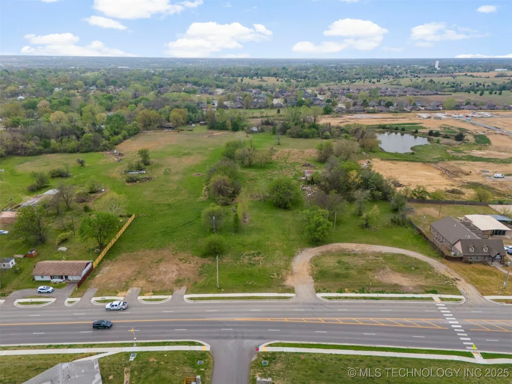 2301 W Broadway Street Collinsville, OK 74021