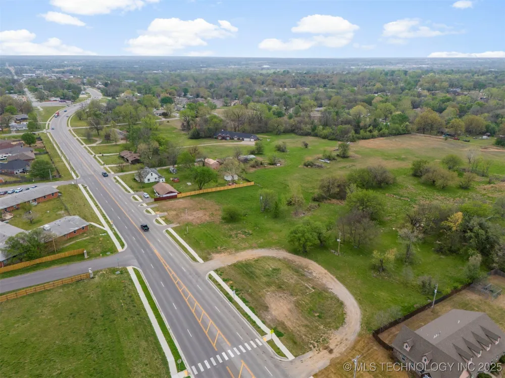 2301 W Broadway Street Collinsville, OK 74021