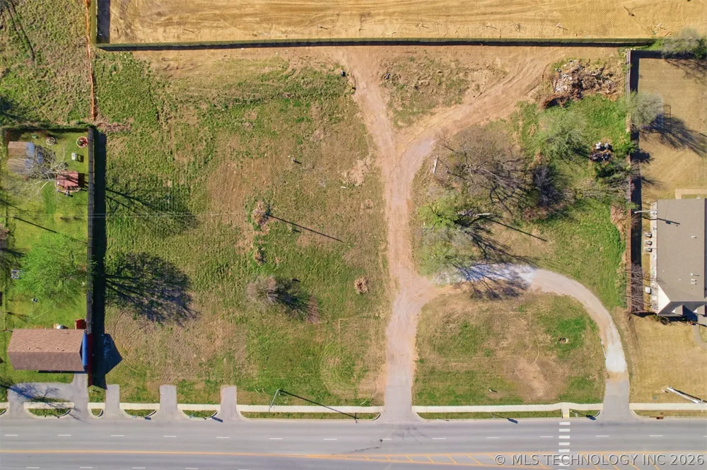 2301 W Broadway Street Collinsville, OK 74021