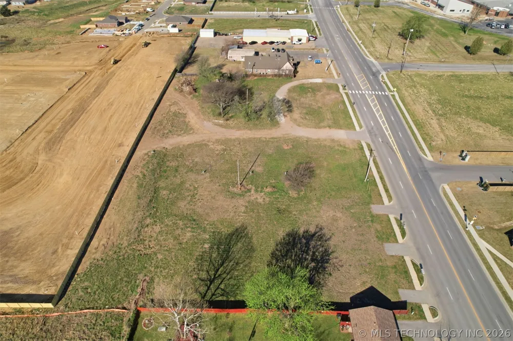 2301 W Broadway Street Collinsville, OK 74021