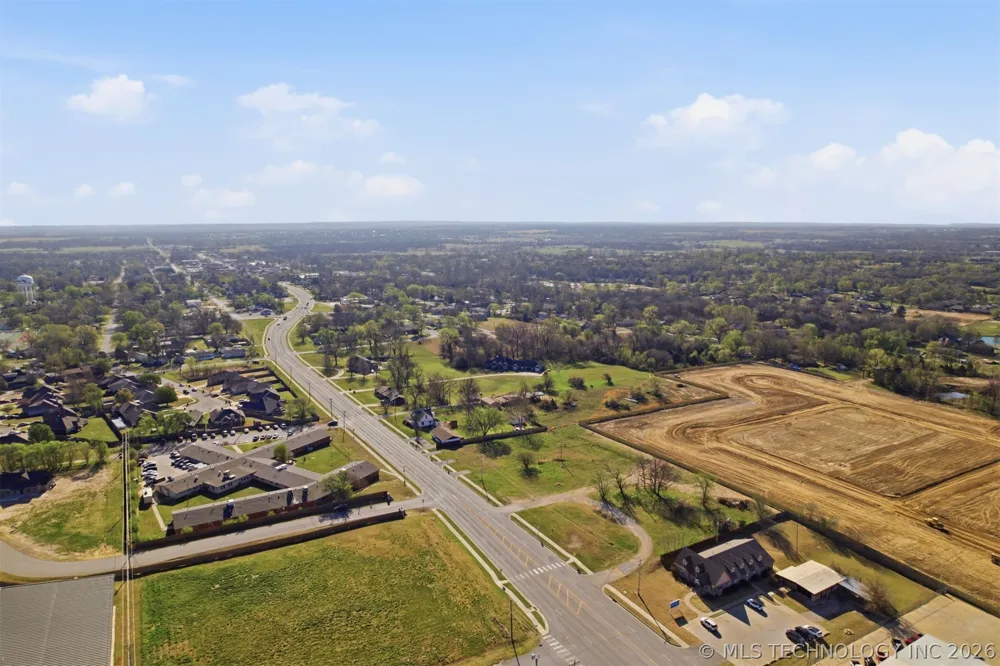 2301 W Broadway Street Collinsville, OK 74021