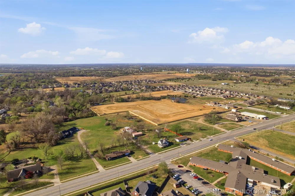 2301 W Broadway Street Collinsville, OK 74021