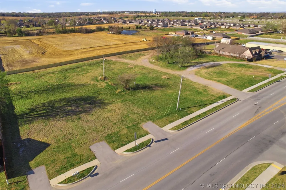 2301 W Broadway Street Collinsville, OK 74021