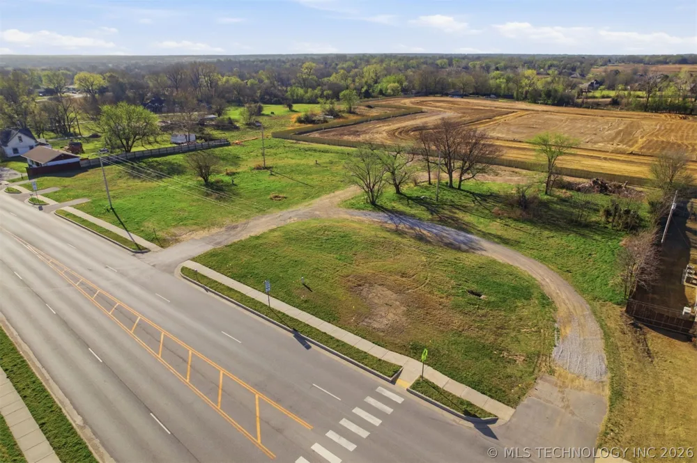 2301 W Broadway Street Collinsville, OK 74021