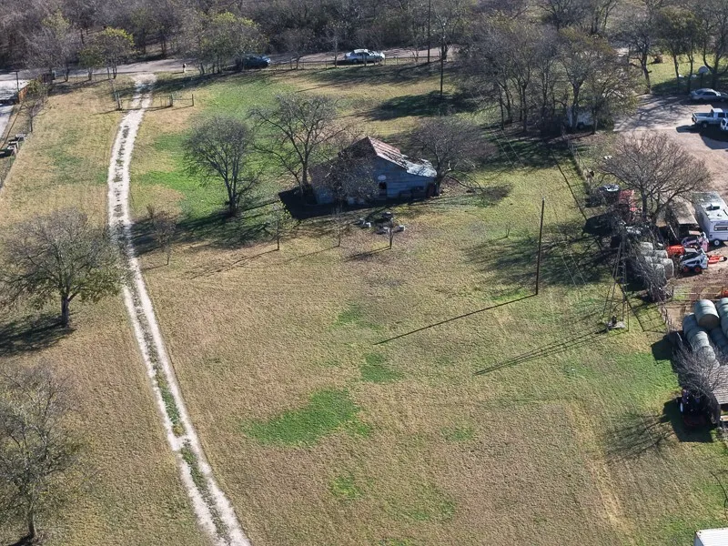 8421 County Road 1014 Joshua, TX 76058