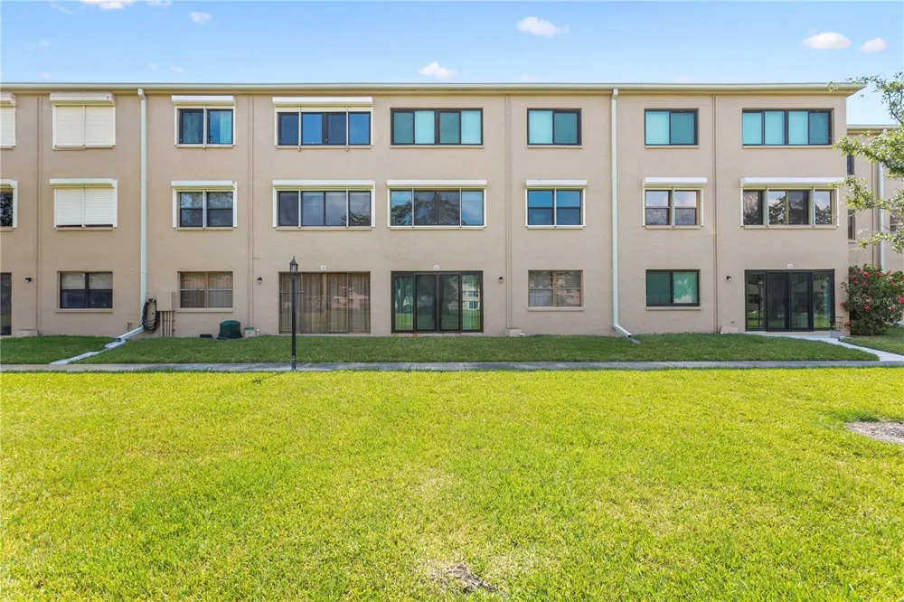 4920 LOCUST STREET NE #115 St Petersburg, FL 33703