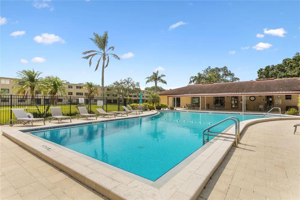 4920 LOCUST STREET NE #115 St Petersburg, FL 33703