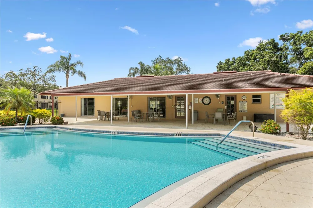 4920 LOCUST STREET NE #115 St Petersburg, FL 33703