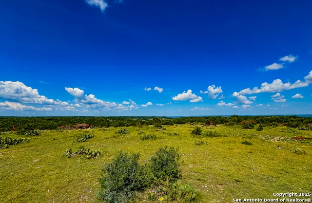 380 Holiday Rd. Comfort, TX 78013