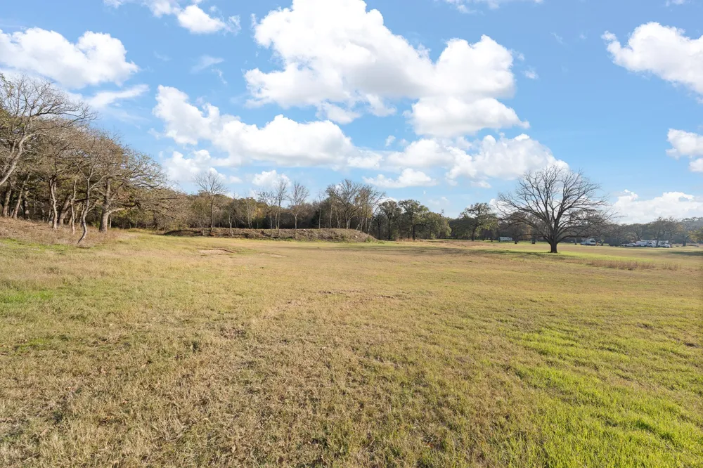 223 W Gaithings Covington, TX 76636
