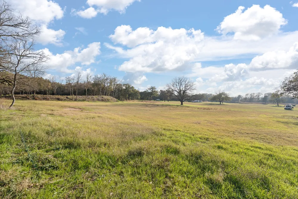 223 W Gaithings Covington, TX 76636