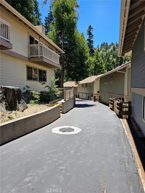 310 Canyon Crest