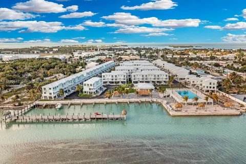 10877 Overseas Hwy #37