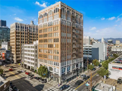 315 E 8th #401