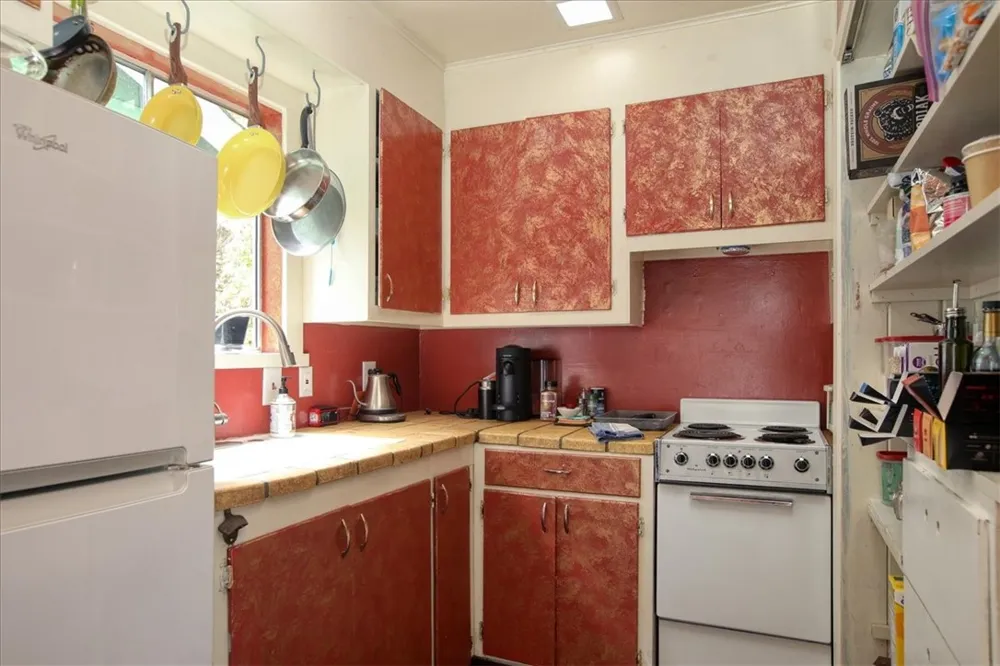 910 Sheffield Street Cambria, CA 93428