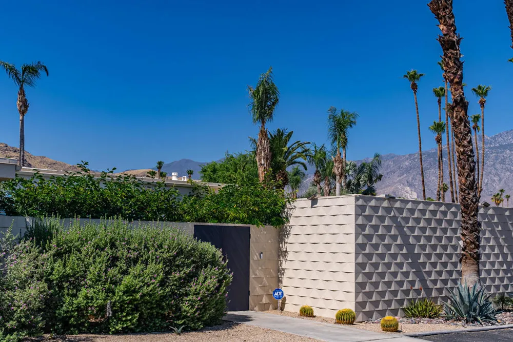 320 Desert Lakes Drive Palm Springs, CA 92264