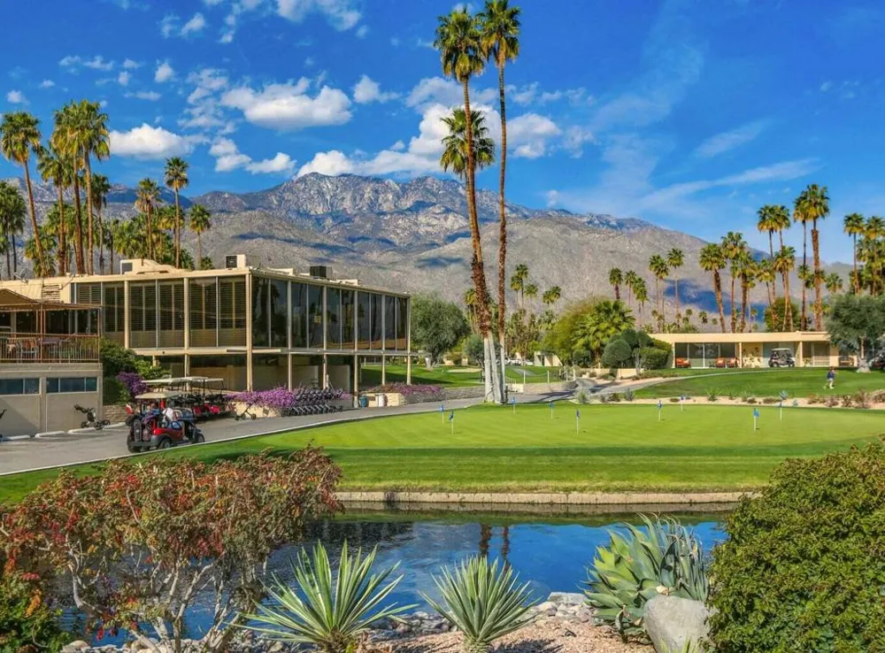 320 Desert Lakes Drive Palm Springs, CA 92264