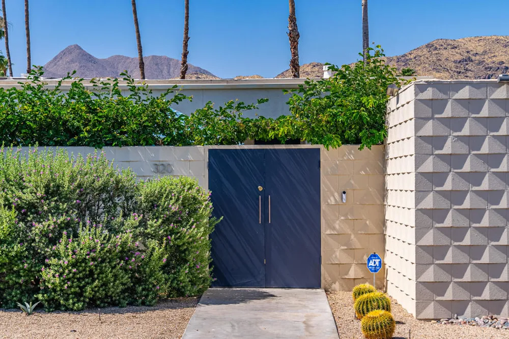 320 Desert Lakes Drive Palm Springs, CA 92264