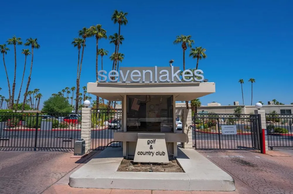 320 Desert Lakes Drive Palm Springs, CA 92264