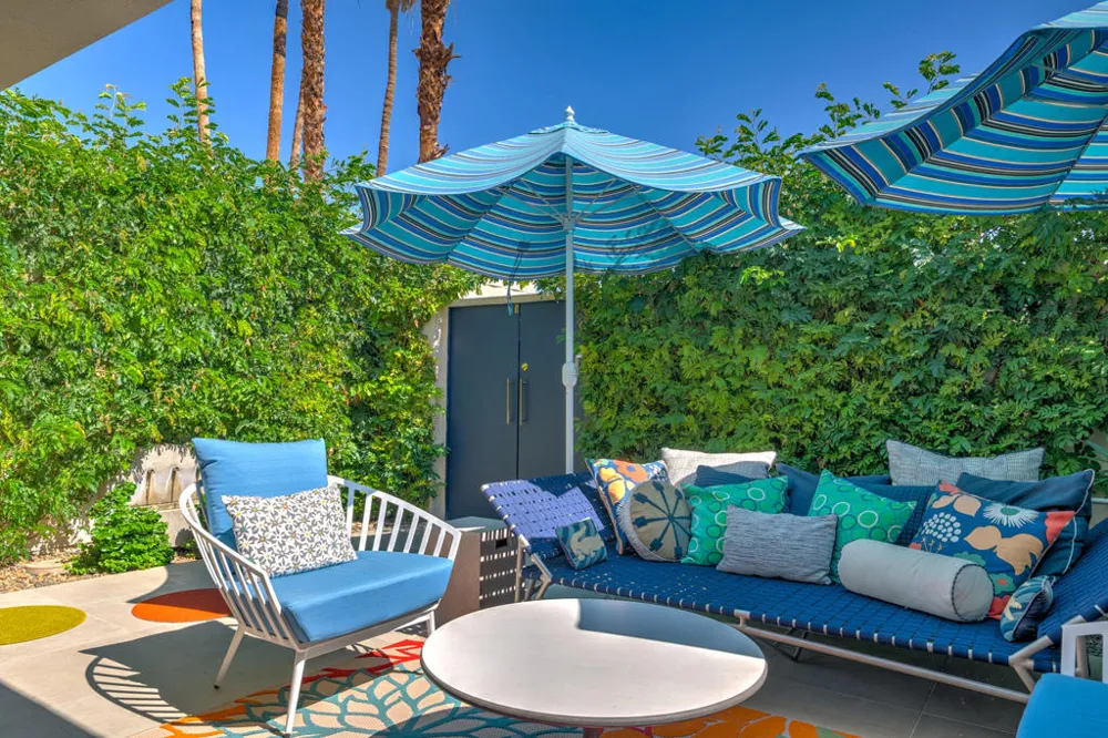 320 Desert Lakes Drive Palm Springs, CA 92264