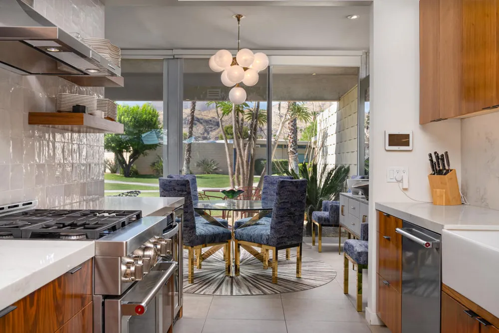 320 Desert Lakes Drive Palm Springs, CA 92264