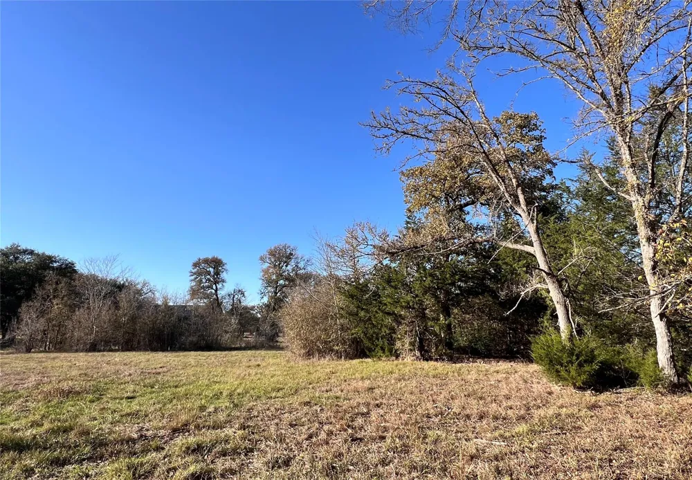 3 County Road 137 Caldwell, TX 77836