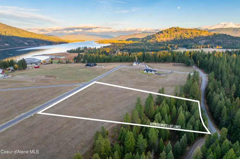 8 Fortune Way Priest River, ID 83856