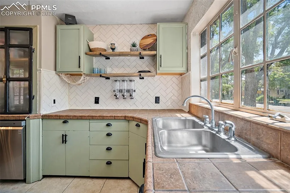 631 Colorado Avenue Pueblo, CO 81004