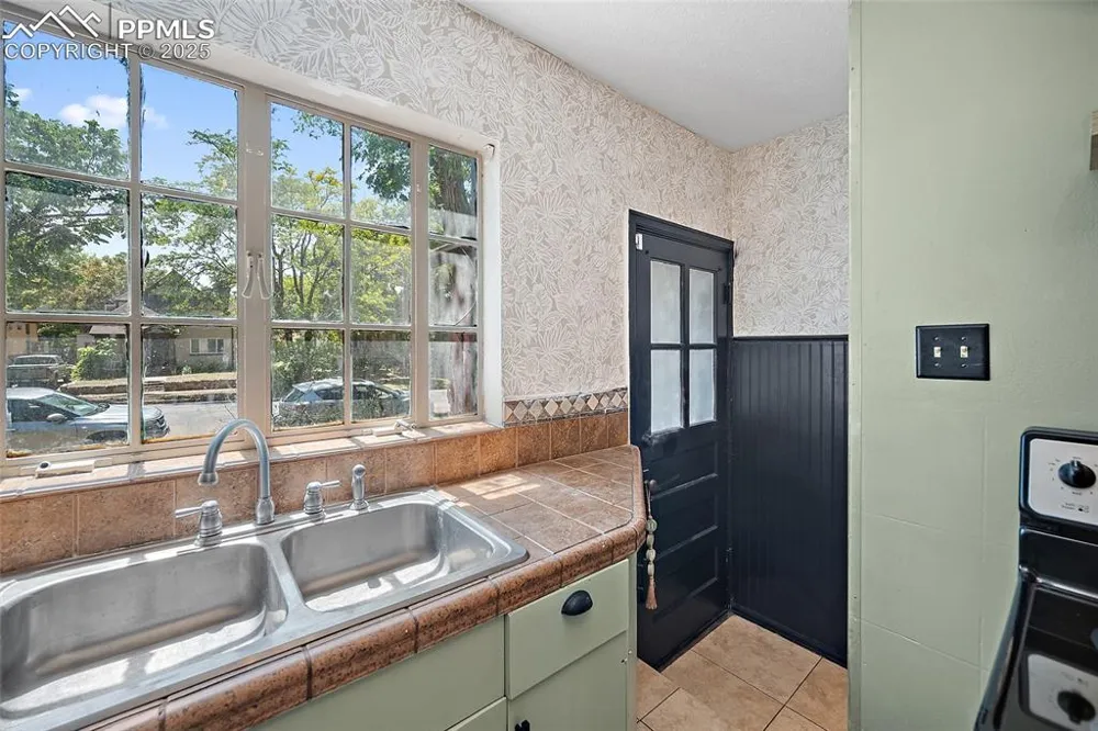 631 Colorado Avenue Pueblo, CO 81004