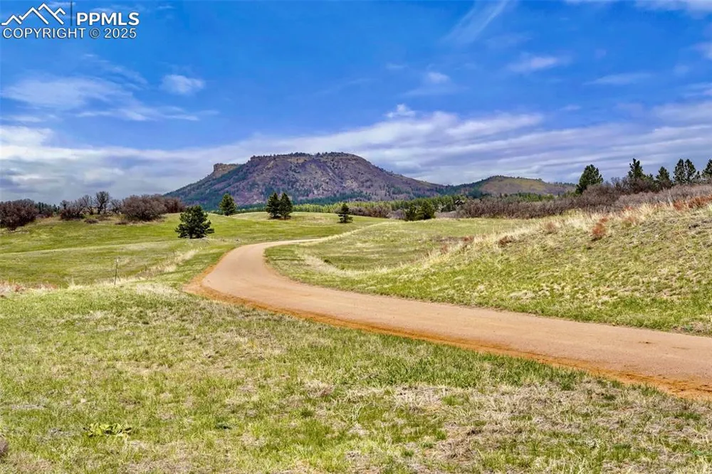 2801 Verbena Drive Larkspur, CO 80118