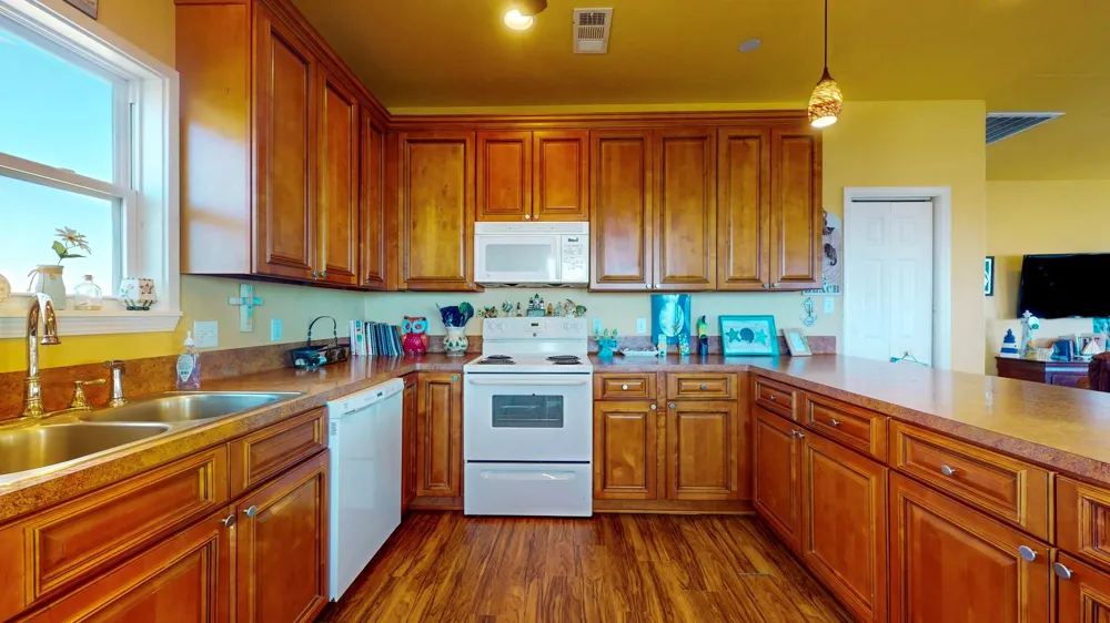 982 Kirks Drive Gilchrist, TX 77617