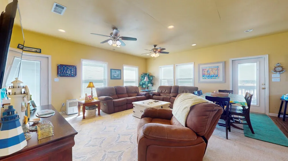982 Kirks Drive Gilchrist, TX 77617