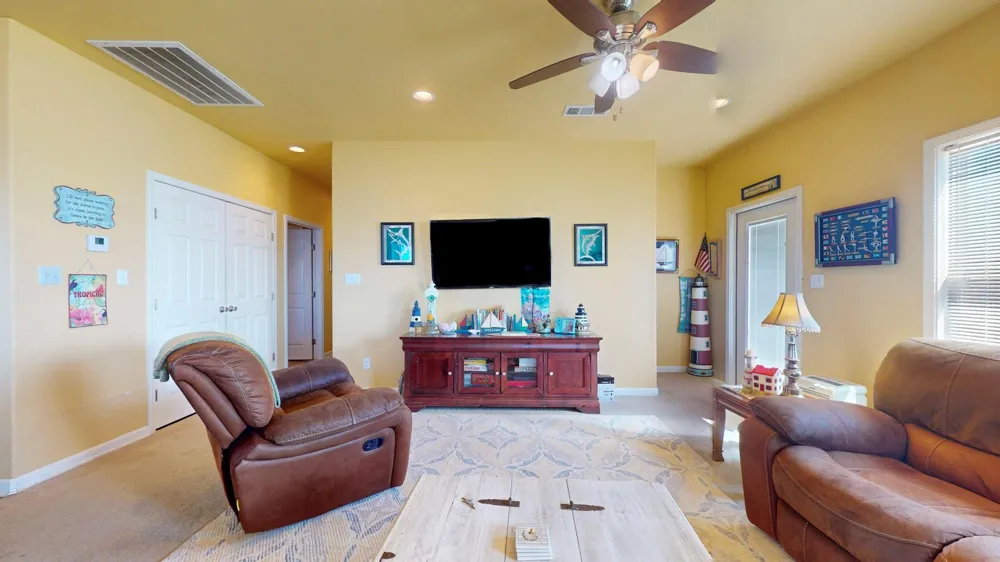 982 Kirks Drive Gilchrist, TX 77617