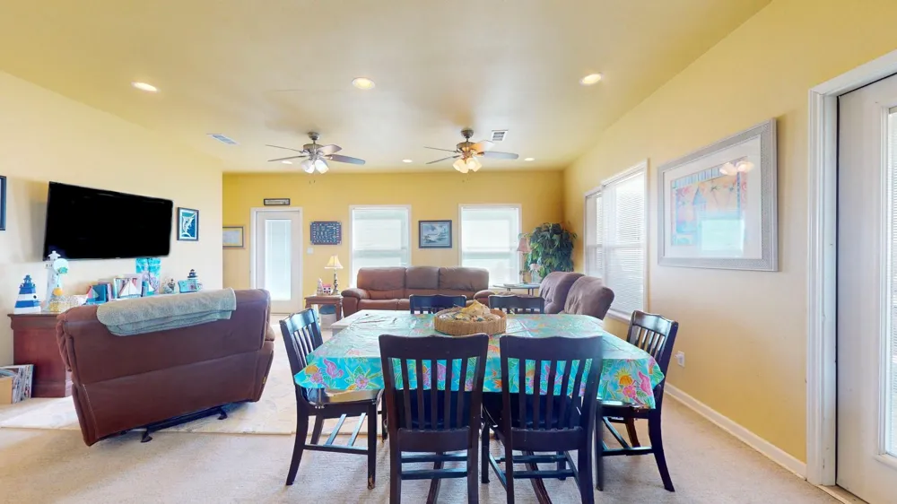 982 Kirks Drive Gilchrist, TX 77617