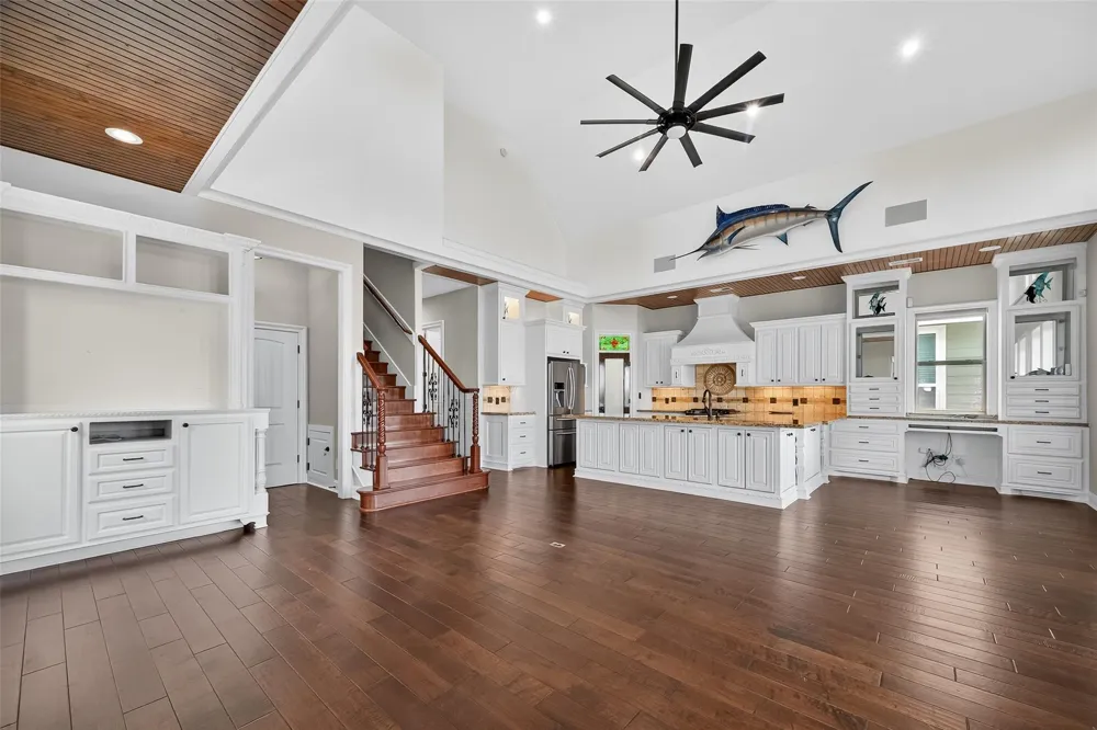 225 S Front Street Freeport, TX 77541