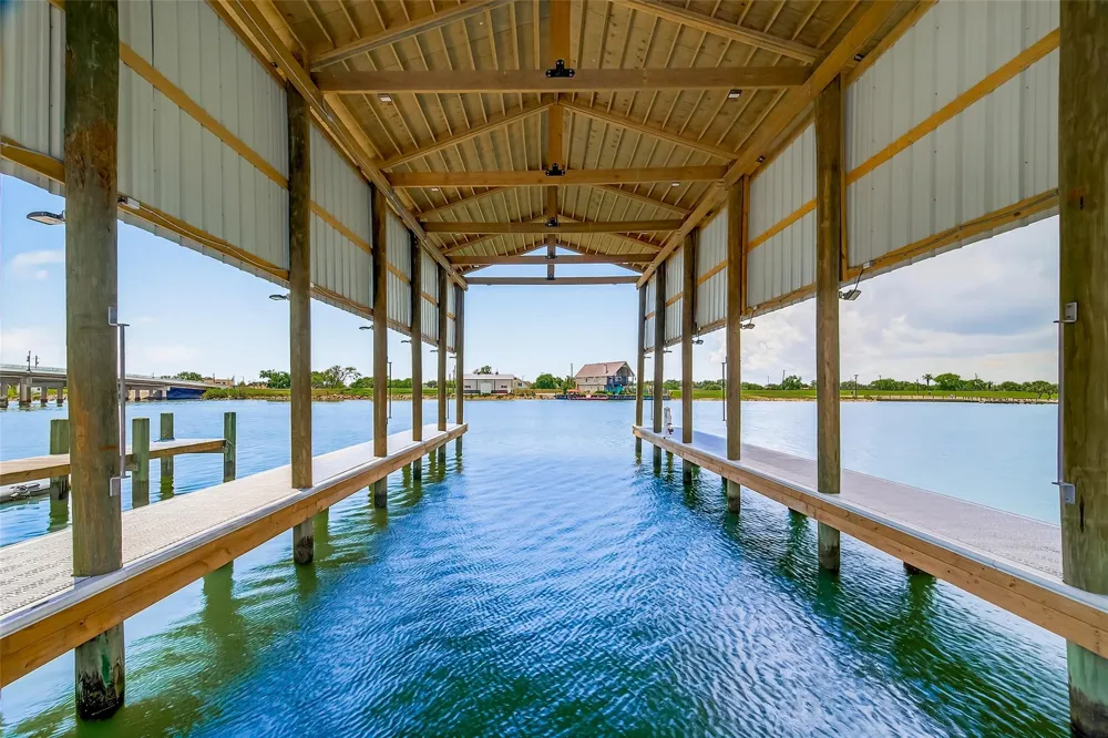 225 S Front Street Freeport, TX 77541