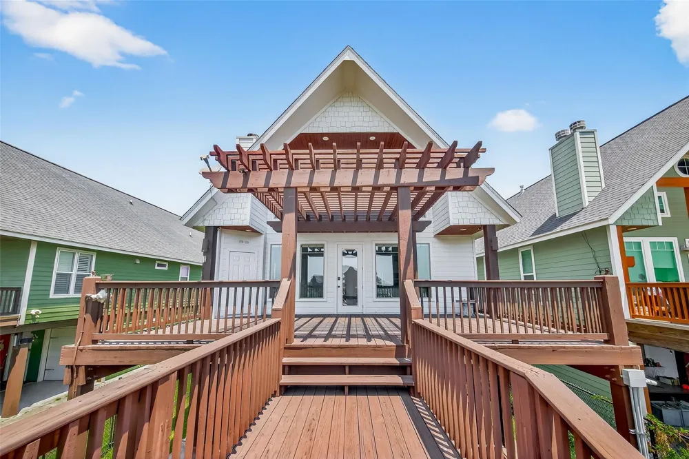 225 S Front Street Freeport, TX 77541