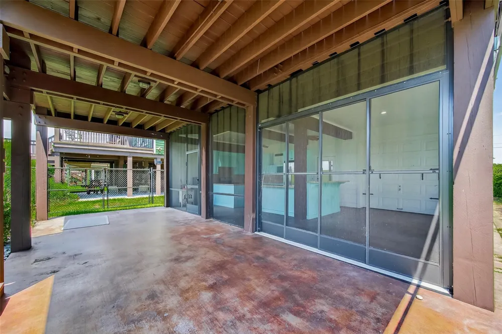 225 S Front Street Freeport, TX 77541