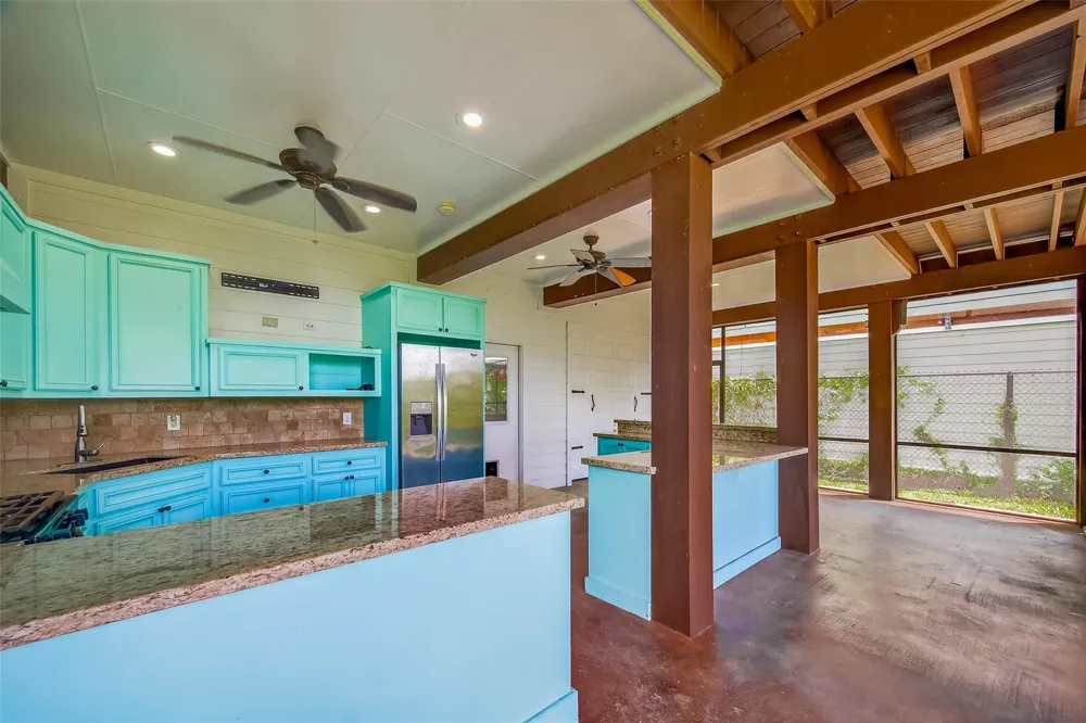 225 S Front Street Freeport, TX 77541