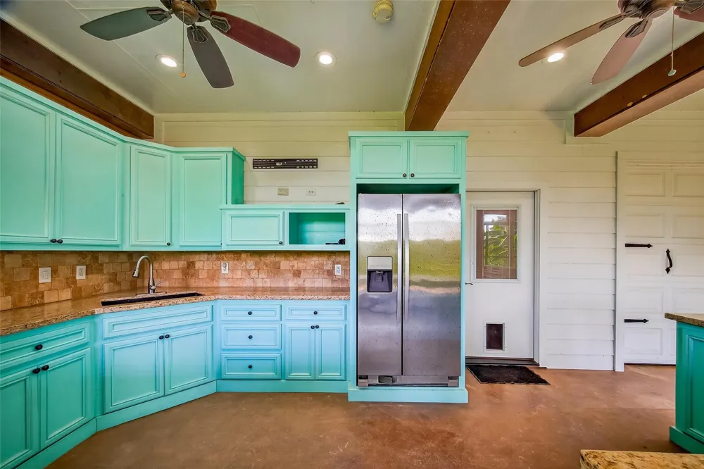 225 S Front Street Freeport, TX 77541