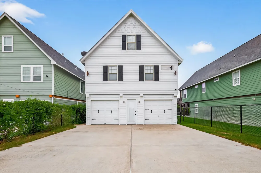 225 S Front Street Freeport, TX 77541