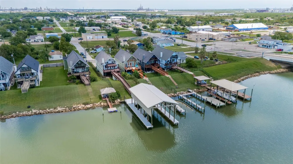 225 S Front Street Freeport, TX 77541