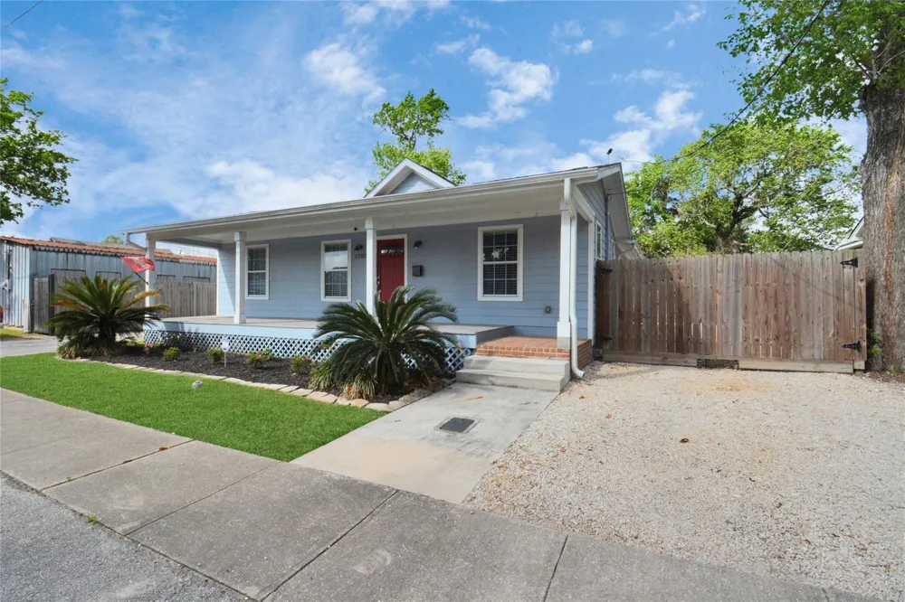 5705 Cochran Street Houston, TX 77009