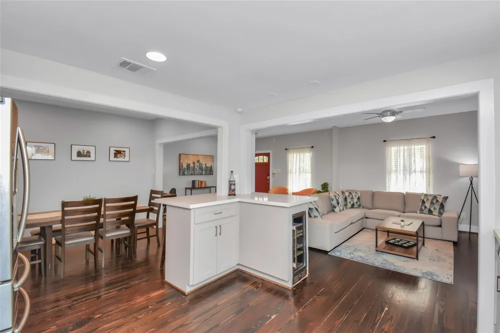 5705 Cochran Street Houston, TX 77009