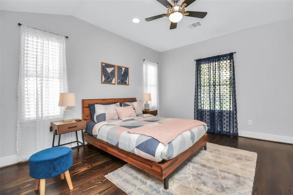 5705 Cochran Street Houston, TX 77009