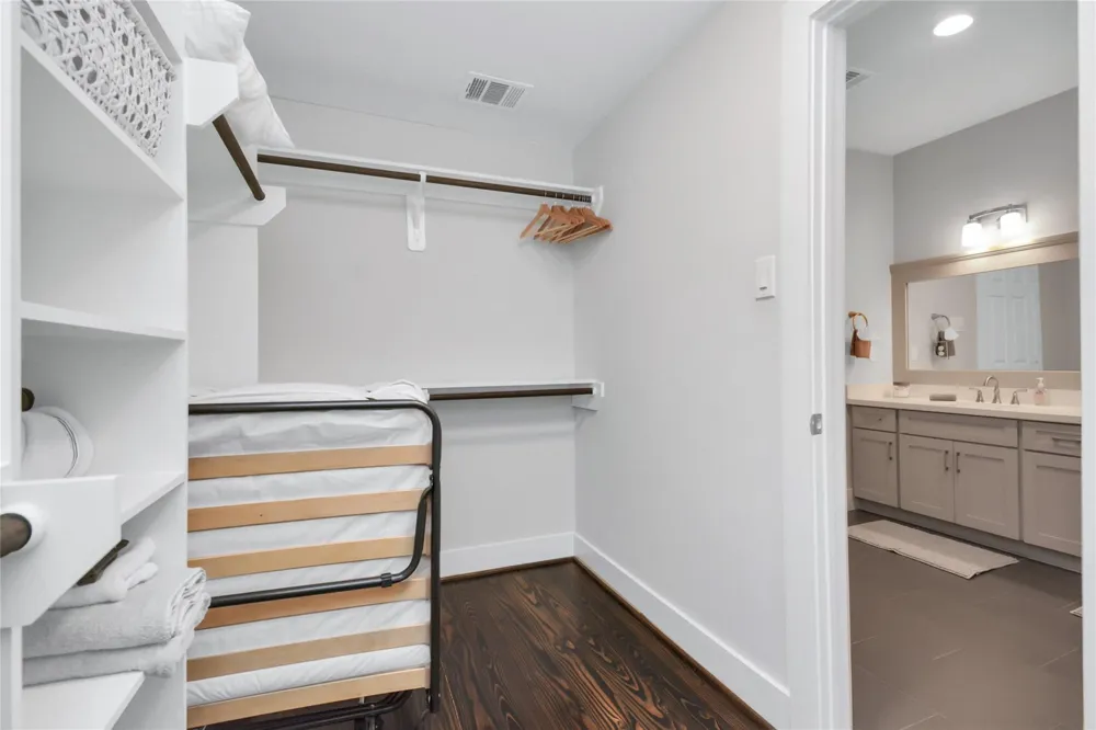 5705 Cochran Street Houston, TX 77009